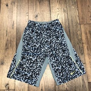 Nike Boys Dri-fit athletic shorts size youth L